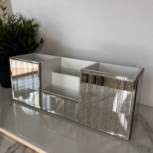 Bebe Mirror Stationary Organizer